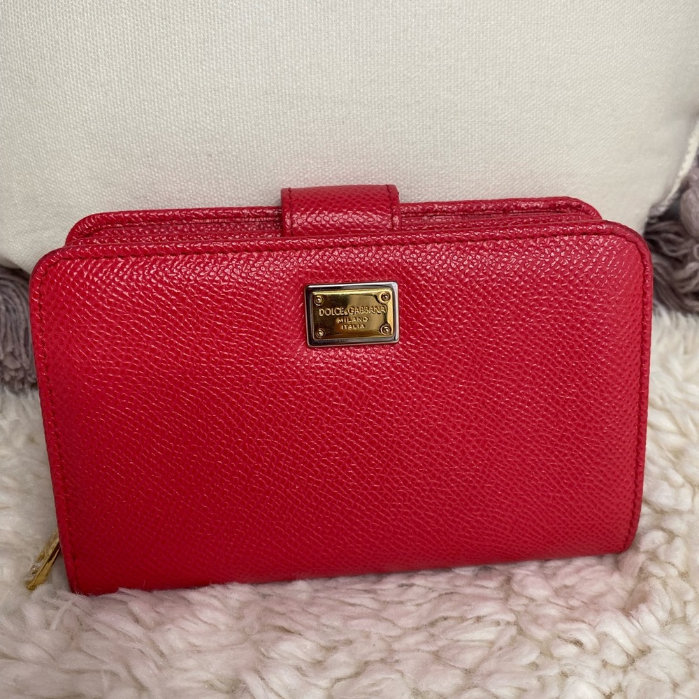 ✅💯Authentic Dolce & Gabbana Red /orange Women's Compact Wallet.